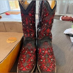 Corral Black and Red Glitter Inlay Boots *SIZE 9*
